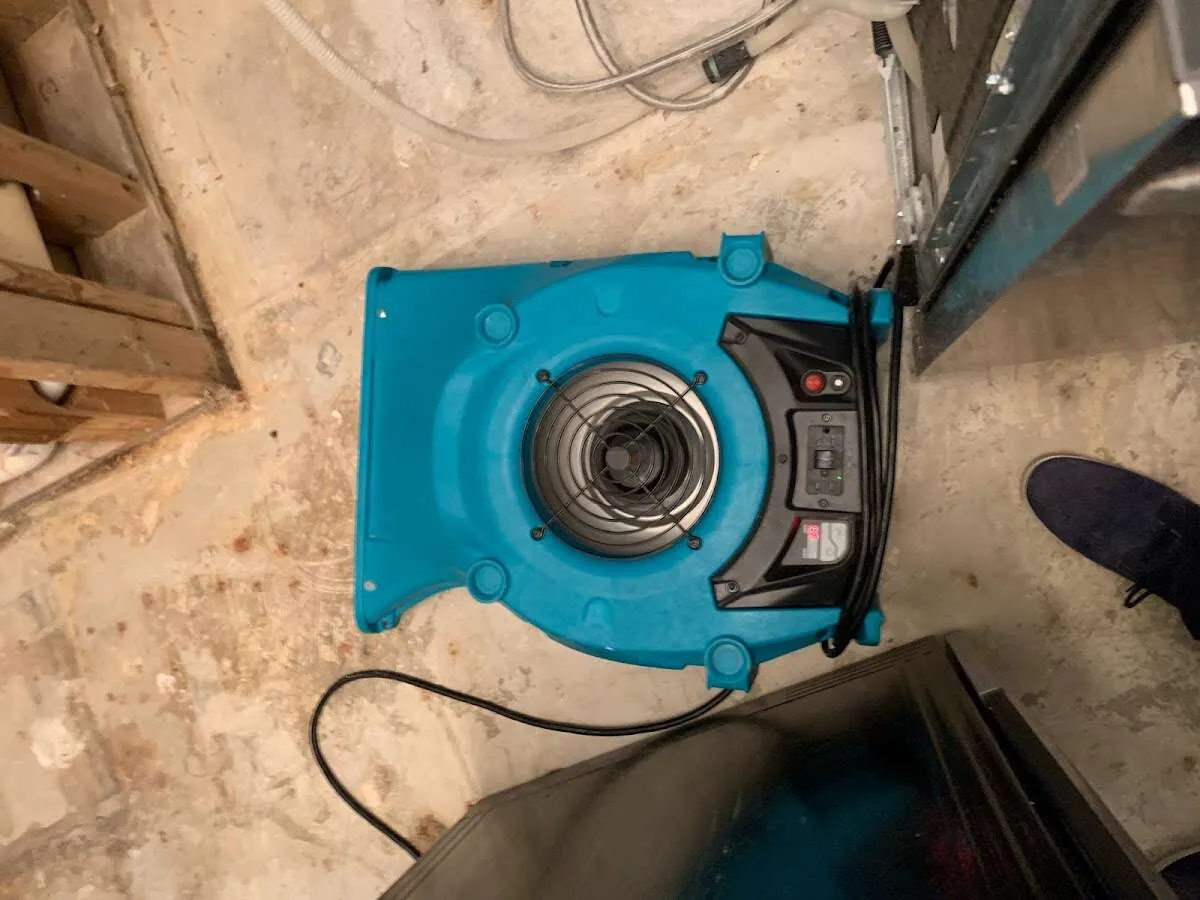 Air mover drying equipment for Fire & Smoke Damage Restoration in Destin